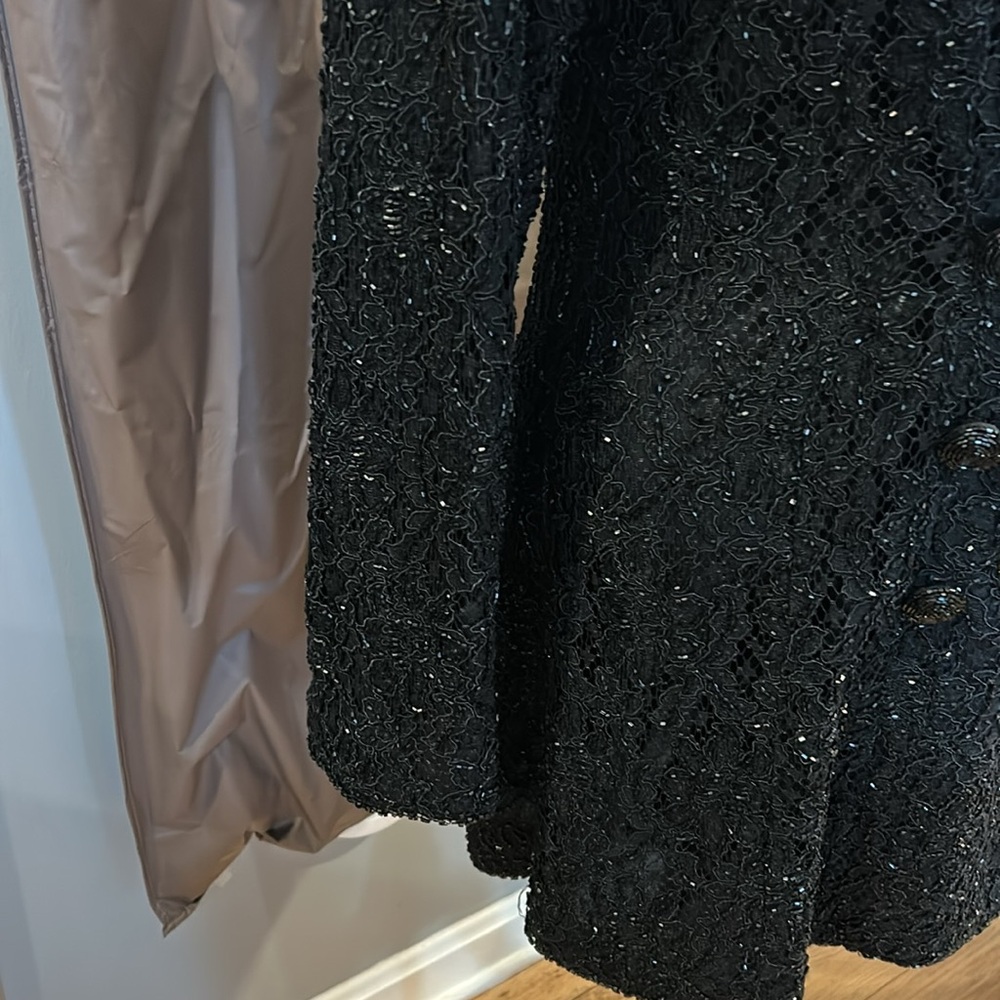 Carmen Marc Valvo for Henri Bendel gorgeous Black lace beaded evening jacket sz8 - Picture 4 of 16
